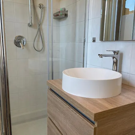 Private Loft La Rocchetta, Maggiore Apartment Angera